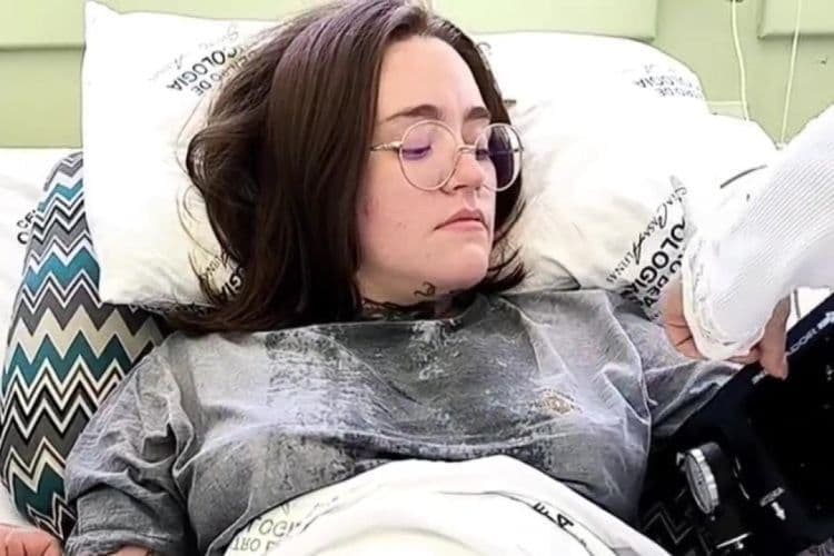 Fotografia de Carolina Arruda, 28 anos, paciente com neuralgia do trigêmeo, considerada a “pior dor do mundo”.